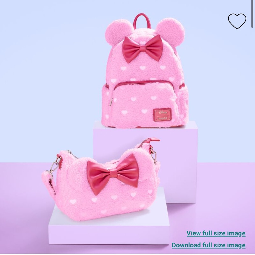 Loungefly Minnie Mouse Exclusive Hearts Strawberry Scented Sherpa Bundle - Picture 2 of 13
